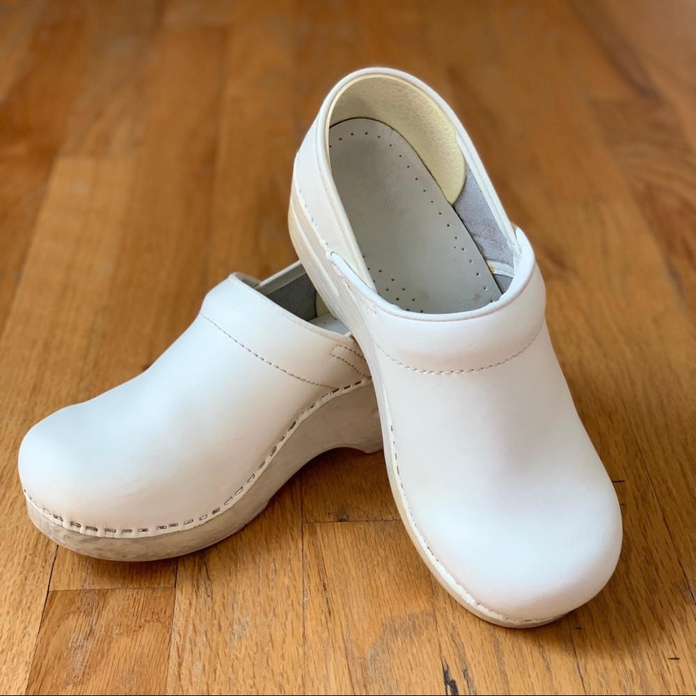 Dansko - Matte White Clogs - Sz7 (eu 37)
